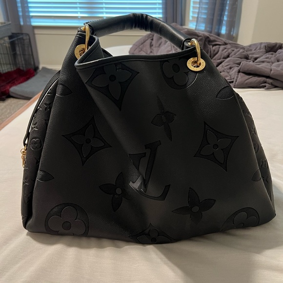 Handbags - Fashion inspired bag